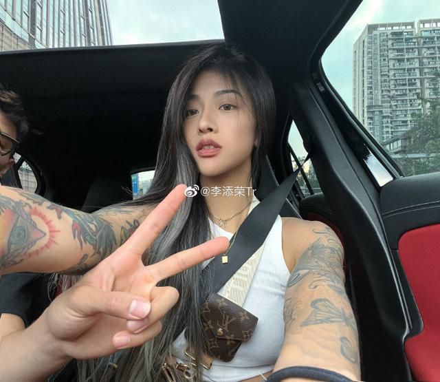 动漫美女露点